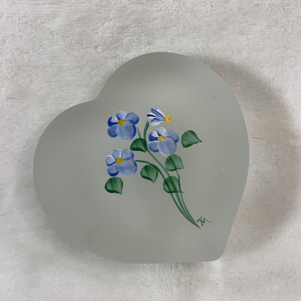 Hand‎ Painted Frosted Heart Shaped Floral Art Glass Desk Paper Weight Blue Pansy